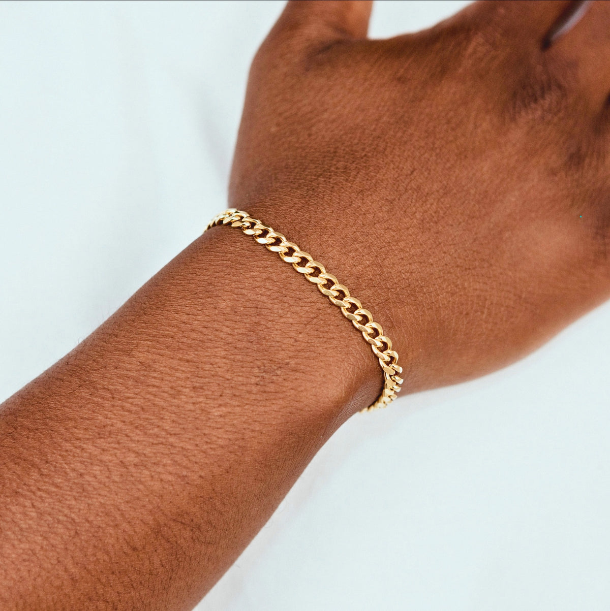 CUBAN BRACELET (GOLD) 4MM — model view 2