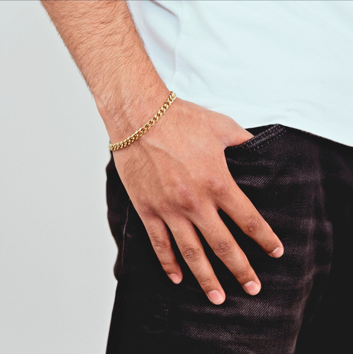 CUBAN BRACELET (GOLD) 4MM — model view 4
