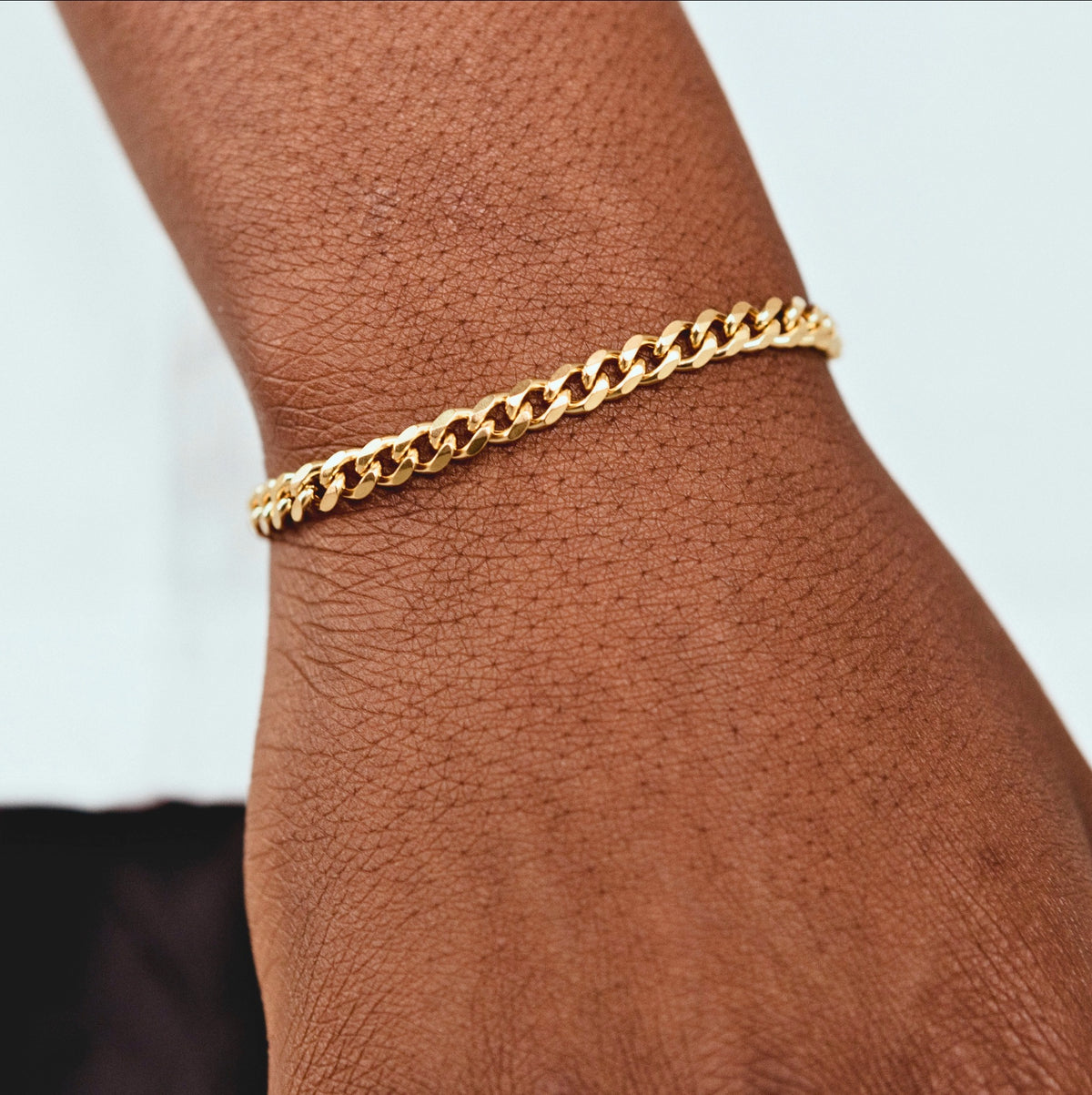 CUBAN BRACELET (GOLD) 4MM — model view 5