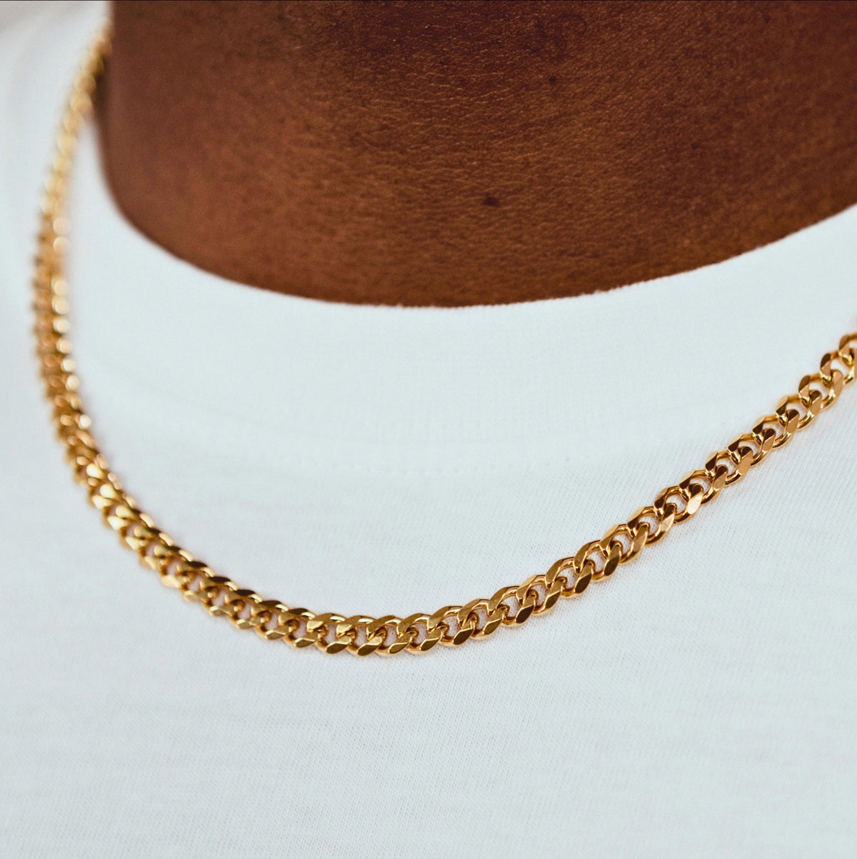 CUBAN (GOLD) 4MM — model view 2
