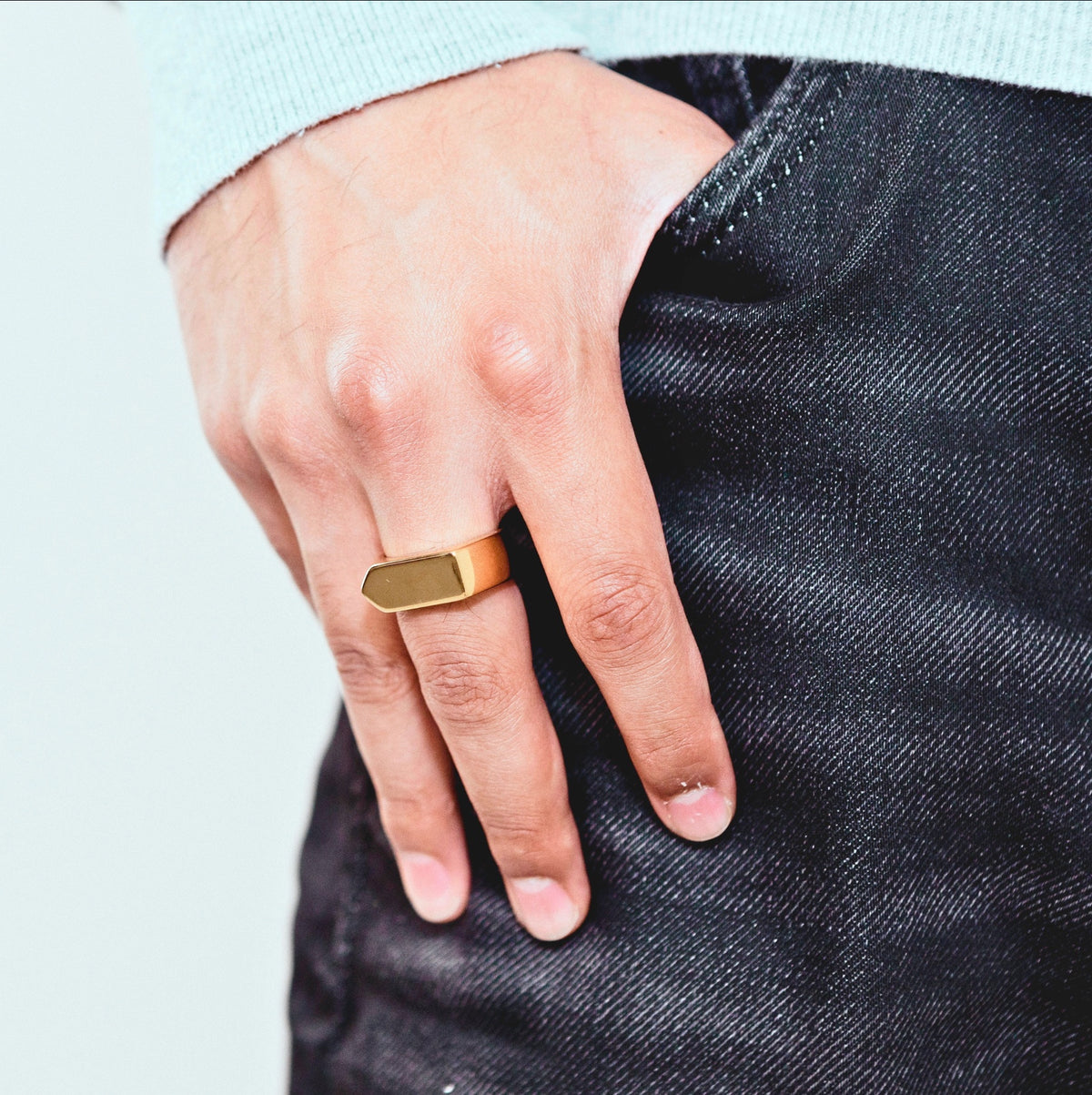 BOND — GOLD — model view 1
