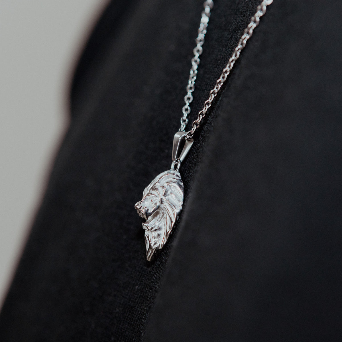 LION (SILVER) — model view 1