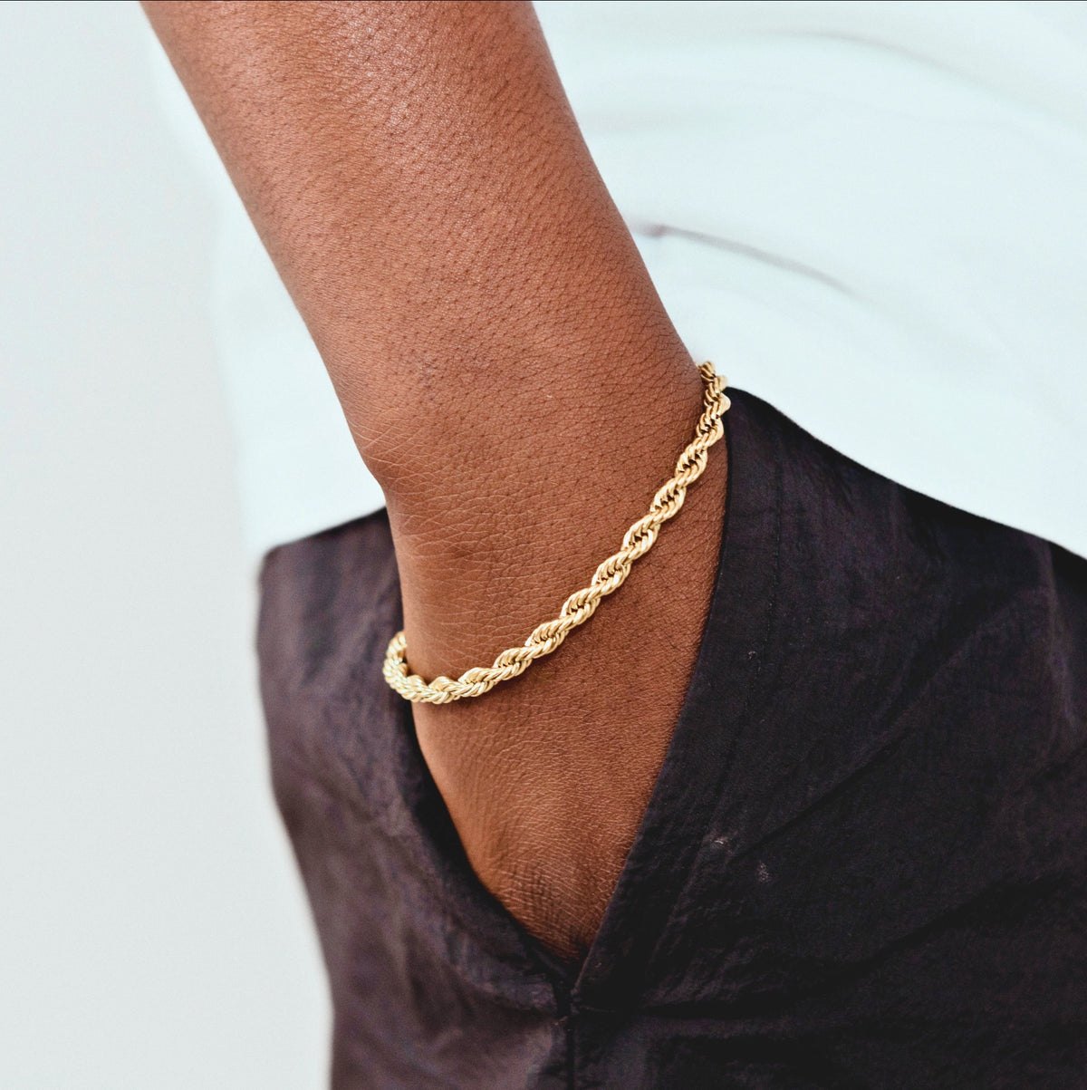 ROPE BRACELET (GOLD) 5MM — model view 3
